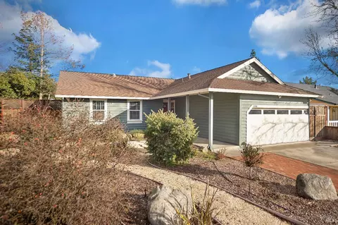 1096 Badger Ct, Santa Rosa, CA 95409