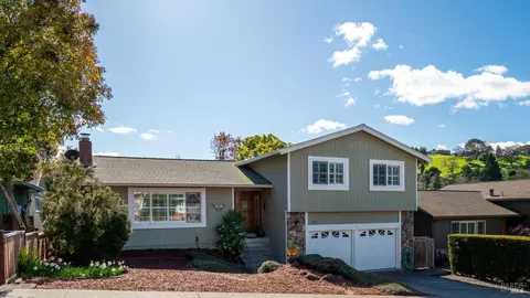 1323 Canyon Dr, Petaluma, CA 94952