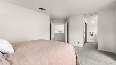 Bedroom - 9216 Piccadilly Cir, Windsor, CA 95492 photo 2 of 4