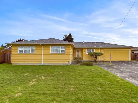 4169 Walnut Dr, Eureka, CA 95503