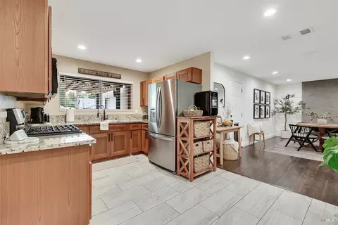 403 Temple Dr, Vacaville, CA 95687 photo 14