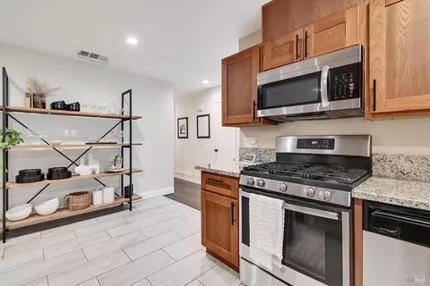 403 Temple Dr, Vacaville, CA 95687 photo 17