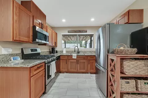 403 Temple Dr, Vacaville, CA 95687 photo 16