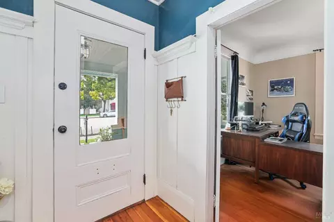 Entry Way - 107 Main St, Vacaville, CA 95688 photo 3 of 4