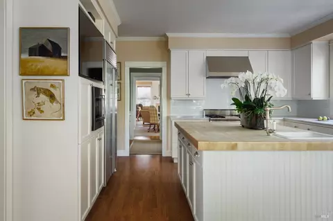 Kitchen - 75 Wild Iris Rd, San Geronimo, CA 94963 photo 2 of 2