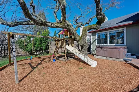 View/Area - 1107 Jennifer Ln, Windsor, CA 95492 photo 1 of 1