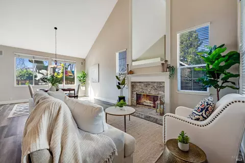 Living - 1107 Jennifer Ln, Windsor, CA 95492 photo 2 of 6