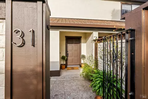 31 Vineyard Cir, Sonoma, CA 95476
