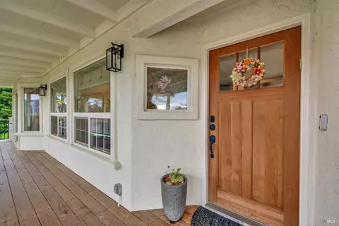 Exterior - 378 Vine St, Vacaville, CA 95688 photo 6 of 29