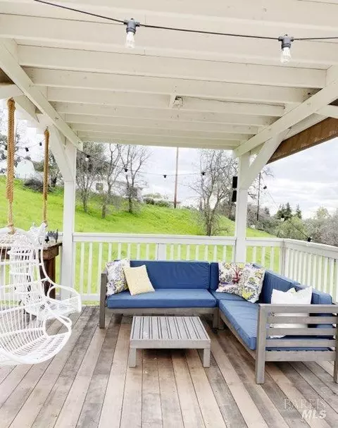 Exterior - 378 Vine St, Vacaville, CA 95688 photo 5 of 29
