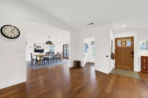 Living - 378 Vine St, Vacaville, CA 95688 photo 6 of 7