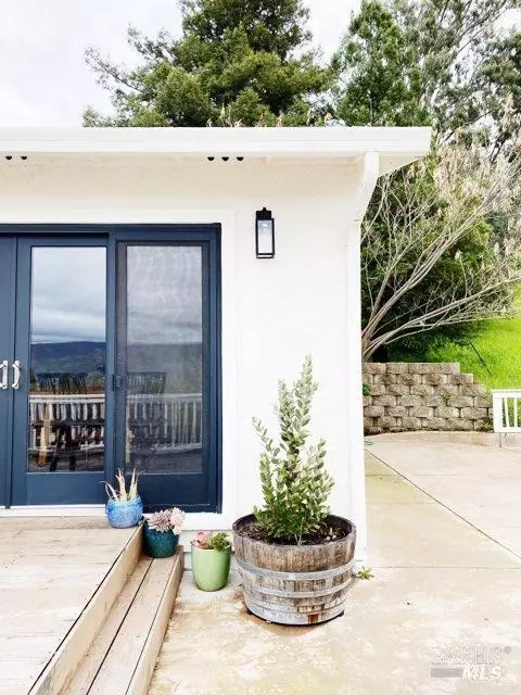 Exterior - 378 Vine St, Vacaville, CA 95688 photo 4 of 29