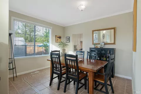 9547 Ashley Dr, Windsor, CA 95492 photo 7
