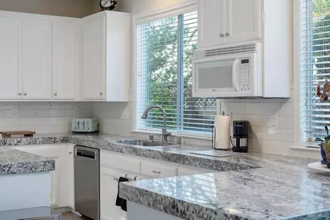 9547 Ashley Dr, Windsor, CA 95492 photo 10