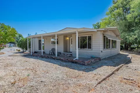 13 Castle Ct, Santa Rosa, CA 95401