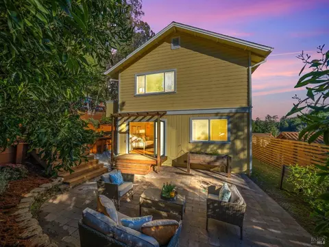Exterior - 49 E Crescent Dr, San Rafael, CA 94901 photo 14 of 15