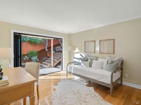 Living - 49 E Crescent Dr, San Rafael, CA 94901 photo 5 of 7