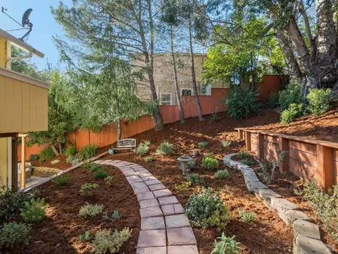 Exterior - 49 E Crescent Dr, San Rafael, CA 94901 photo 7 of 15