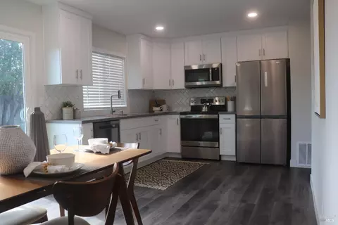 420 Fordham Cir, Vallejo, CA 94589 photo 3