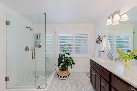 Bath - 8841 Lund Hill Ln, Cotati, CA 94931 photo 2 of 4