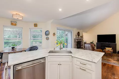 Kitchen - 8841 Lund Hill Ln, Cotati, CA 94931 photo 4 of 4