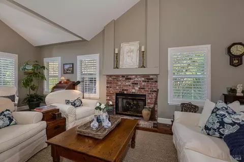 Living - 8841 Lund Hill Ln, Cotati, CA 94931 photo 2 of 7