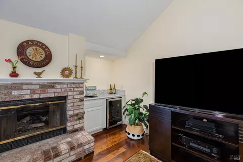 Living - 8841 Lund Hill Ln, Cotati, CA 94931 photo 5 of 7