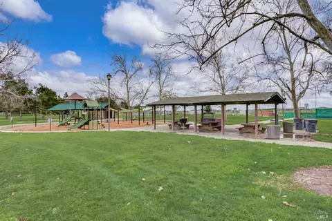 View/Area - 430 Heritage Ln, Dixon, CA 95620 photo 1 of 8
