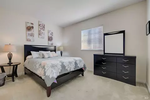 Bedroom - 430 Heritage Ln, Dixon, CA 95620 photo 6 of 7