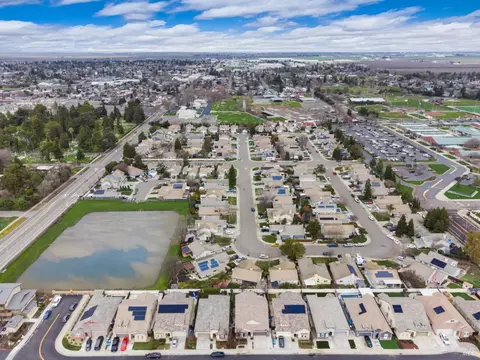 View/Area - 430 Heritage Ln, Dixon, CA 95620 photo 6 of 8