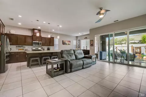 Living - 430 Heritage Ln, Dixon, CA 95620 photo 1 of 3
