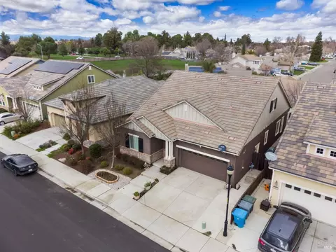 Exterior - 430 Heritage Ln, Dixon, CA 95620 photo 10 of 14