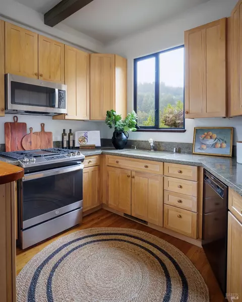 82 Pine Dr, Fairfax, CA 94930 photo 10