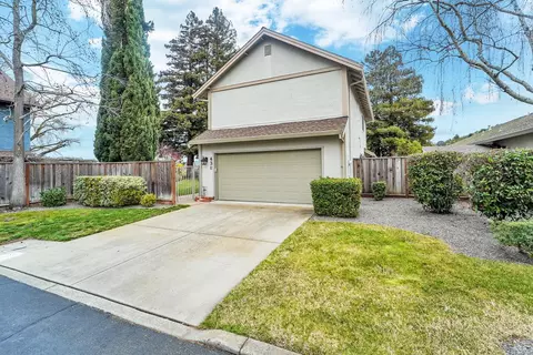 438 Hawthorne Ln, Benicia, CA 94510