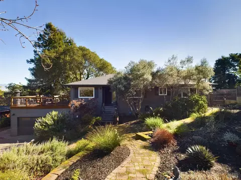 708 Paula Ln, Petaluma, CA 94952