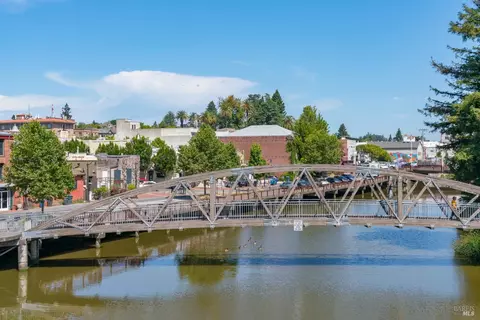 View/Area - 2013 Harrison St, Petaluma, CA 94954 photo 3 of 10