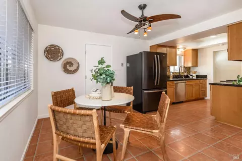Dining - 2013 Harrison St, Petaluma, CA 94954 photo 1 of 2