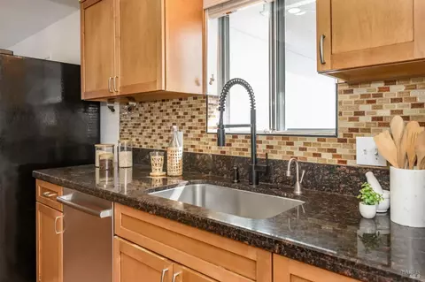 Kitchen - 2013 Harrison St, Petaluma, CA 94954 photo 4 of 5