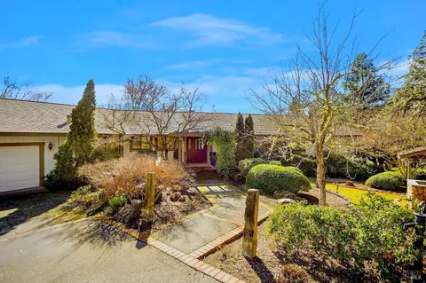 513 Colony Rd, Geyserville, CA 95441