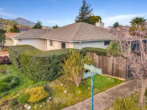 62 Spindrift Psge, Corte Madera, CA 94925