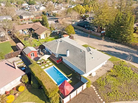 View/Area - 18287 Robin Ave, Sonoma, CA 95476 photo 3 of 8