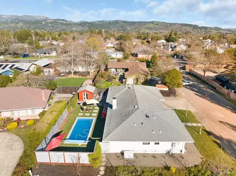 View/Area - 18287 Robin Ave, Sonoma, CA 95476 photo 2 of 8