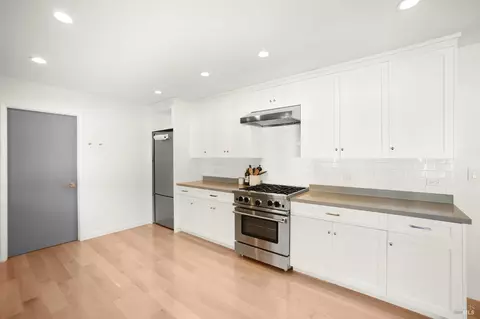 Kitchen - 18287 Robin Ave, Sonoma, CA 95476 photo 6 of 8