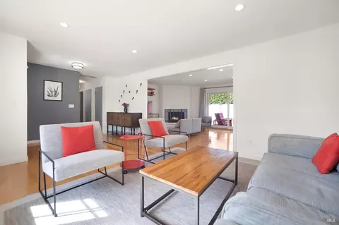 Living - 18287 Robin Ave, Sonoma, CA 95476 photo 2 of 8