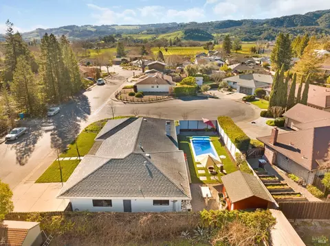 View/Area - 18287 Robin Ave, Sonoma, CA 95476 photo 1 of 8