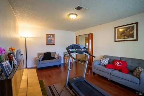 481 Basalt Dr, Vallejo, CA 94589 photo 5