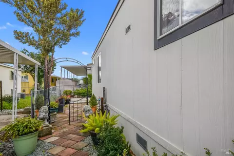 44 Lemon Tree Cir, Vacaville, CA 95687