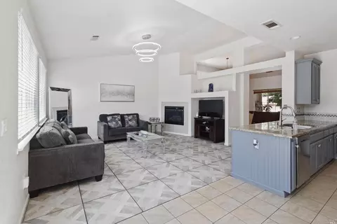 Living - 1214 Brooktrail Dr, Pittsburg, CA 94565 photo 2 of 2