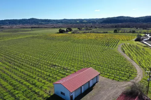 22575 River Rd, Geyserville, CA 95441 photo 3