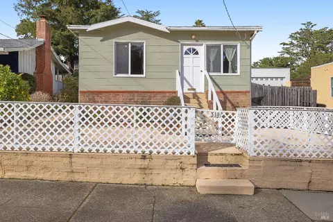 318 Oakdale Ave, Corte Madera, CA 94925